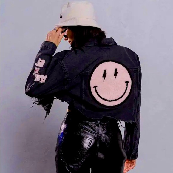 BLACK CROPPED FRAYED JEAN JACKET. - Picture 3 of 8